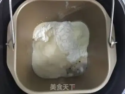 Make The soup grows Mickey black sesame bread step 1