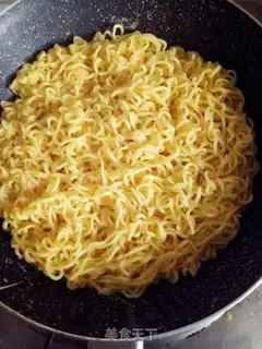 Make Spaghetti pizza step 5