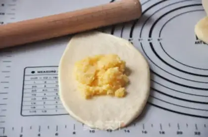 Make Light cream coconut rolls step 9