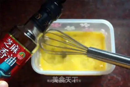 Make Microwave ham and egg fried rice step 2