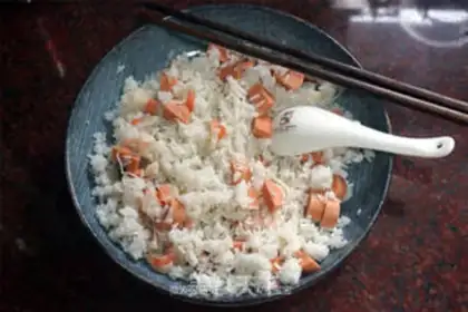 Make Microwave ham and egg fried rice step 5