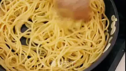 Make Meatballs with creamed egg pasta step 7