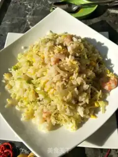 Make Yangzhou fried rice step 6