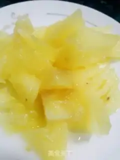 Make Pineapple and shrimp step 0