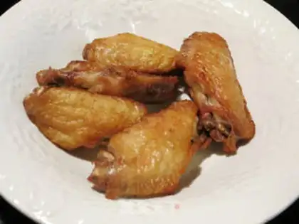 Make White wine, chicken wings step 1