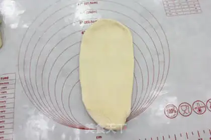 Make Meat pine buns step 5