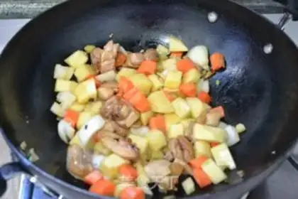 Make Potato curry chicken step 6