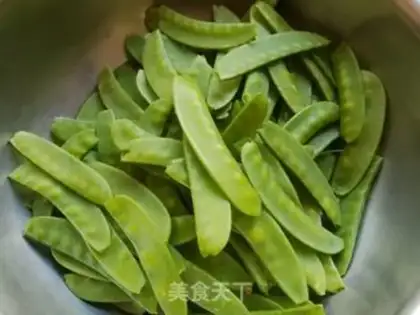 Make Clear the Dutch beans step 1