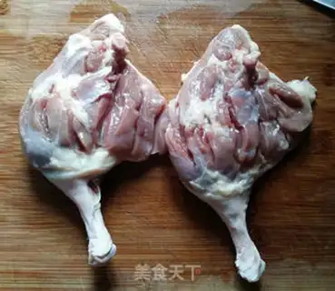 Make Black pepper steak, duck leg step 1