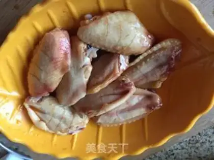 Make The honey is on the wings step 4