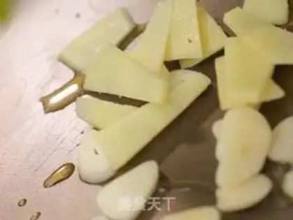 Make Taiwan beef noodles step 1