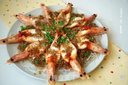 Make A garlic fan with a shrimp back step 7