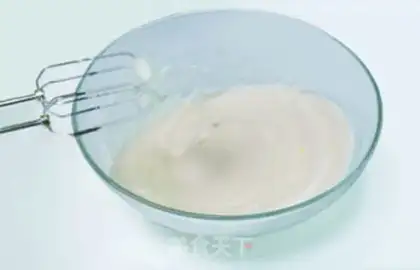 Make Grenade cake step 3