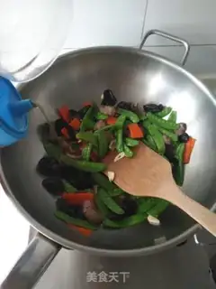 Make Sausage fried Dutch beans step 8