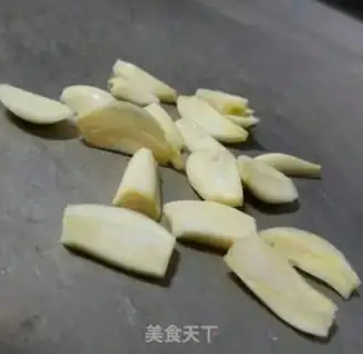 Make Five bouquets of abalone and eggplant step 0