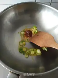 Make Salmon sauce and cabbage step 4