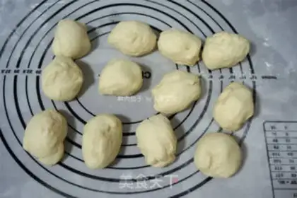 Make Fresh meat buns step 3