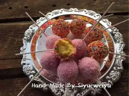 Make Chocolate lollipop cake step 19