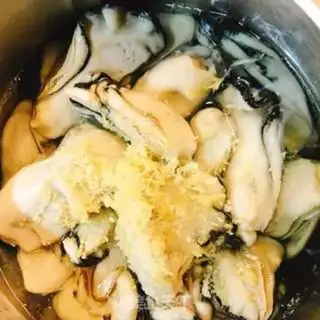 Make Three ways to eat an oyster step 3