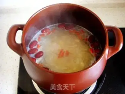 Make The silver spoon of a red date step 6
