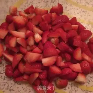 Make Homemade strawberry sauce step 3