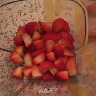 Make Homemade strawberry sauce step 4