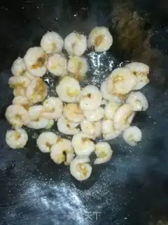 Make Shrimp fried eggs step 5
