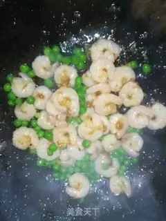 Make Shrimp fried eggs step 6