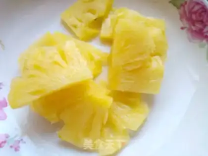Make Pineapple fried wood step 0