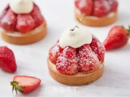 Make Strawberry balls step 6