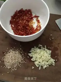 Make Garlic hand tore the fish step 3