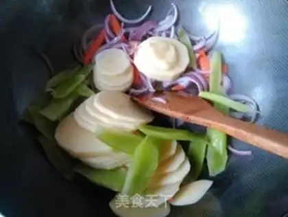 Make Spicy cow frog pot step 3