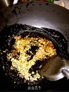 Make Garlic hand tore the fish step 5