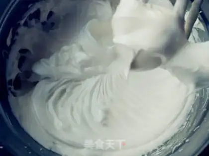 Make Starfleet yogurt mousse cake step 3