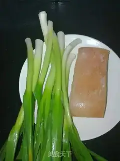 Make Garlic sprouts back to the pot step 0