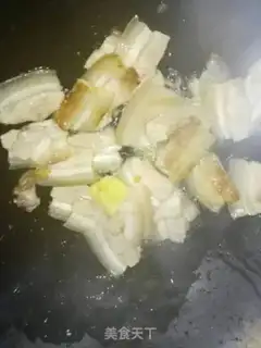 Make Garlic sprouts back to the pot step 2