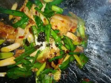 Make Garlic sprouts back to the pot step 5