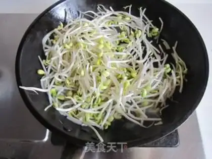 Make The bean sprouts step 1