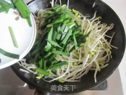 Make The bean sprouts step 2