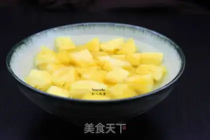 Make Pineapple rice step 3