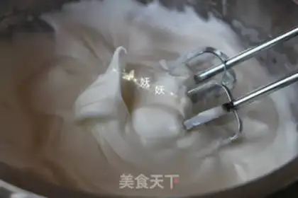 Make Strawberry cheese mousse step 5