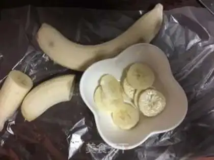 Make Banana oats step 1