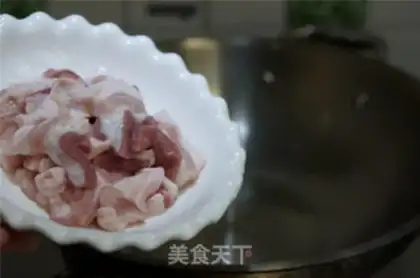 Make Five-flower pork-grass fried step 3