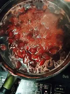 Make Strawberry sauce step 5