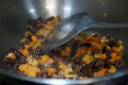 Make Soy sauce mustard fried rice step 5