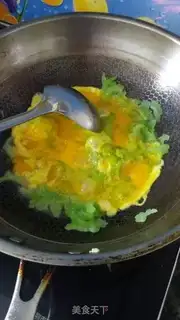 Make Scrambled eggs step 2