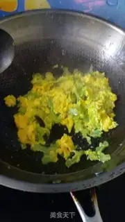 Make Scrambled eggs step 3