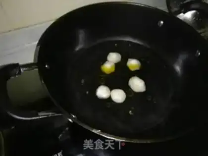 Make Fishball violet soup step 1