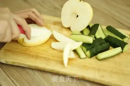 Make Fresh cucumber Sydney juice step 3