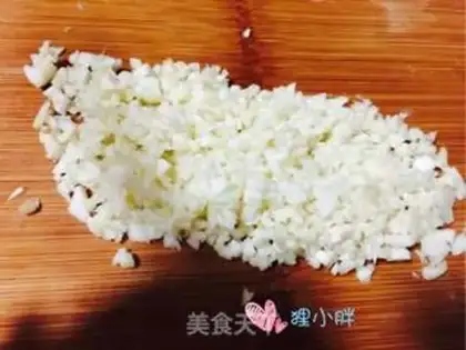 Make Garlic spinach step 1